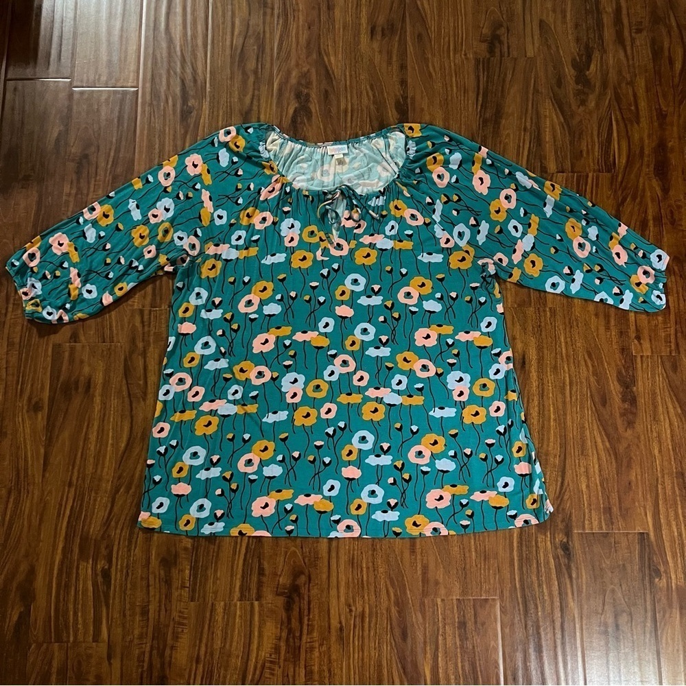 Lularoe Debra Peasant Top GreenFloral size 3XL